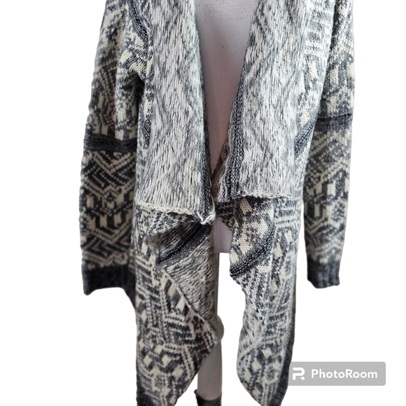 TOBI Oversized Nordic Print Cascade Open Front Cardigan in Small - Picture 2 of 11